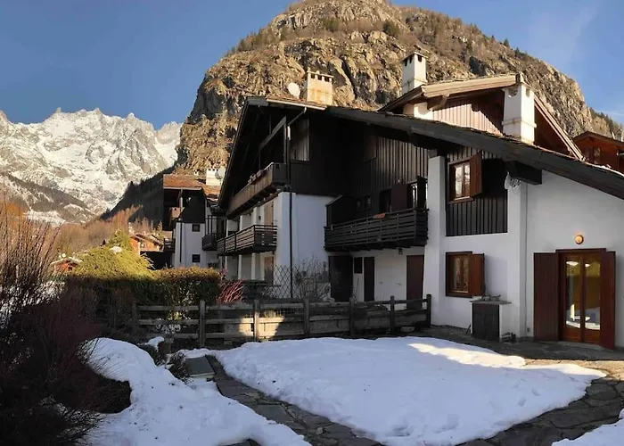 2br 2ba Terrace, Amazing View & Parking Casa de Férias Courmayeur